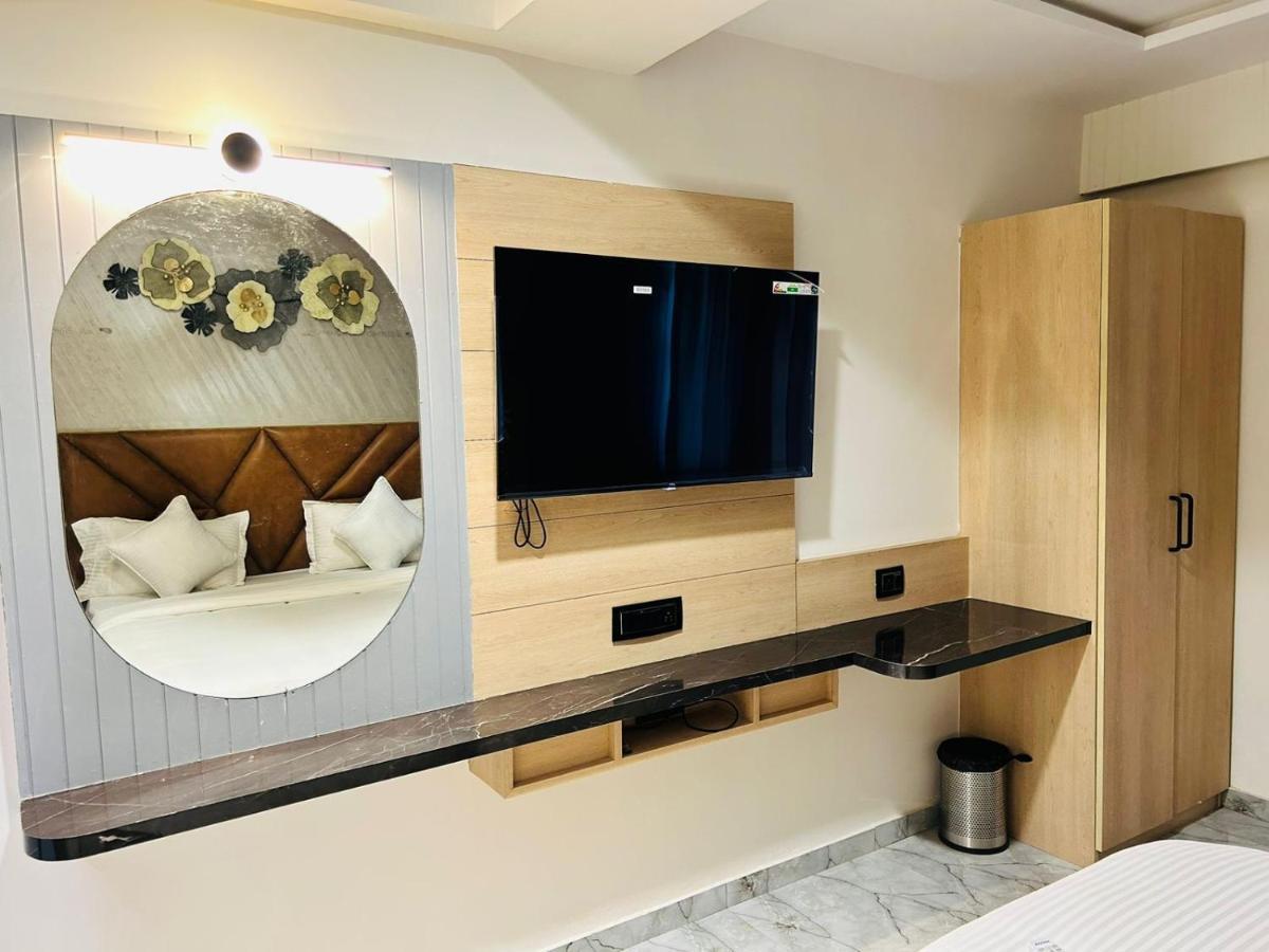 Hotel Marigold Naroda Ahmedabad Exteriör bild