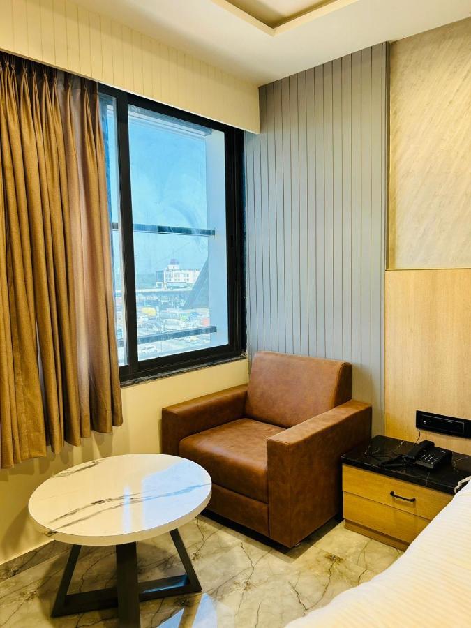 Hotel Marigold Naroda Ahmedabad Exteriör bild